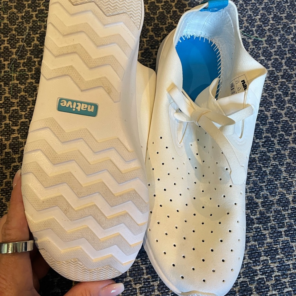 White Native athletic shoe youth 5.5 approx womens 7